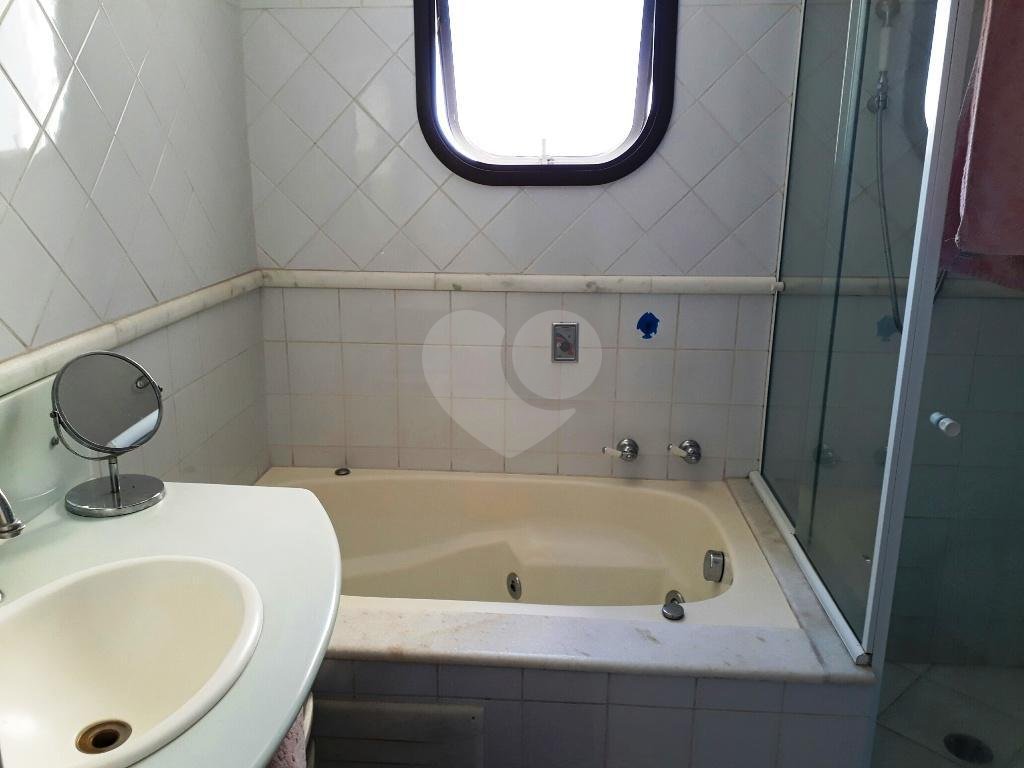 Belíssimo apartamento com 153 m² de área útil
