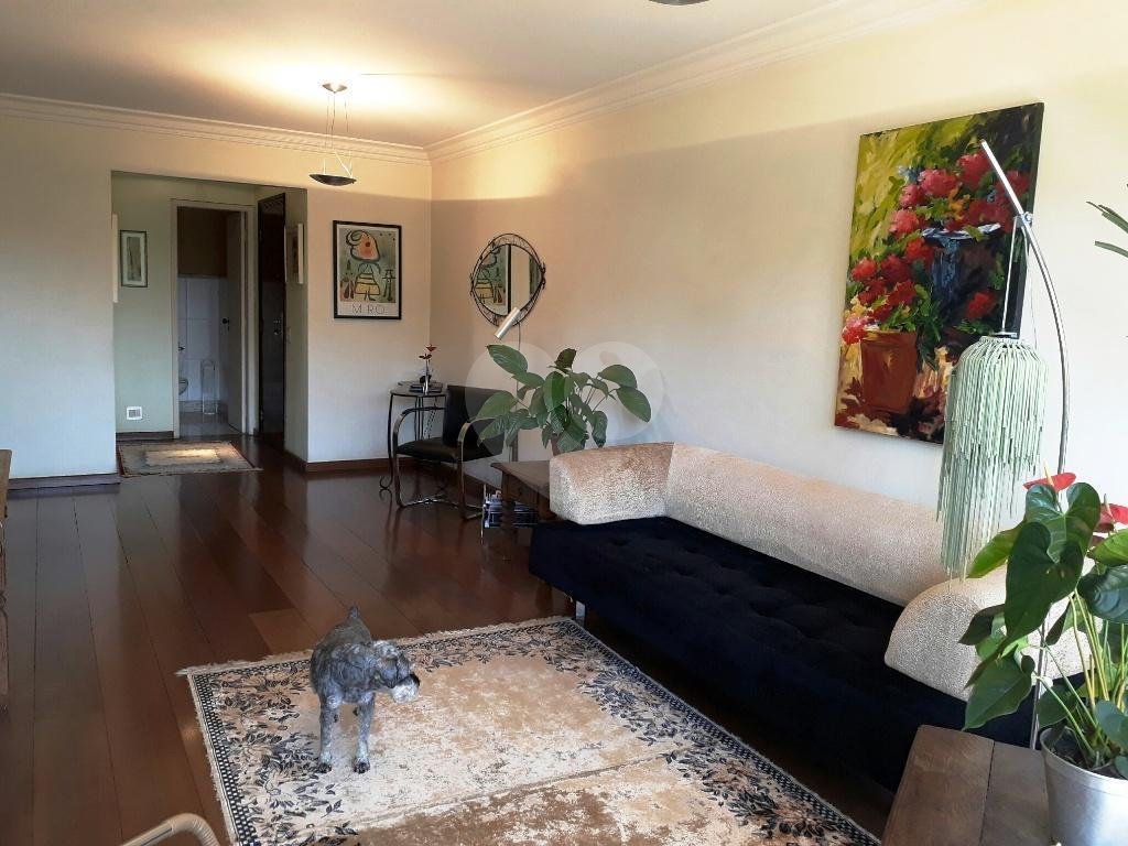 Belíssimo apartamento com 153 m² de área útil