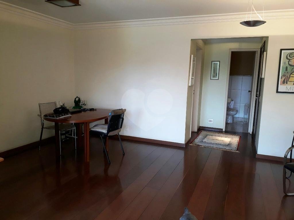 Belíssimo apartamento com 153 m² de área útil