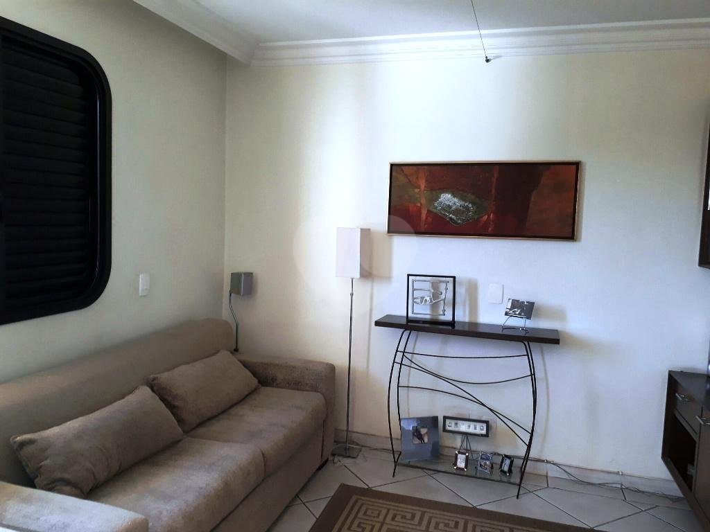 Belíssimo apartamento com 153 m² de área útil