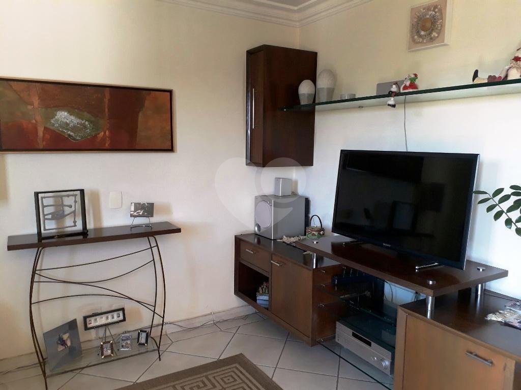 Belíssimo apartamento com 153 m² de área útil