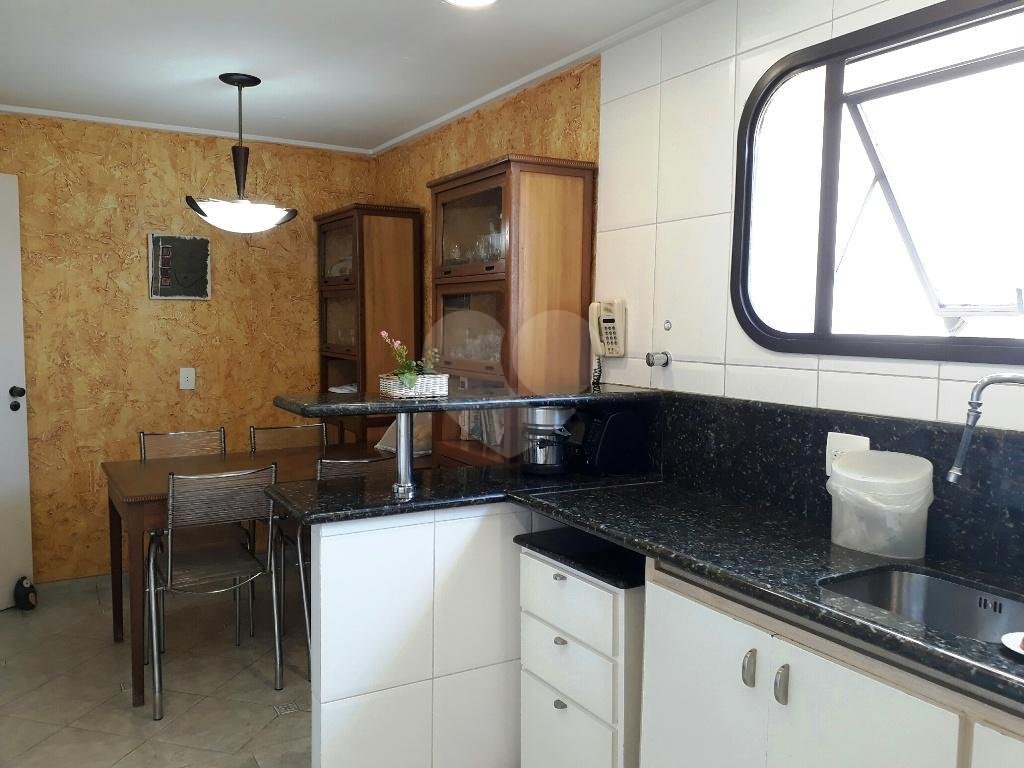 Belíssimo apartamento com 153 m² de área útil