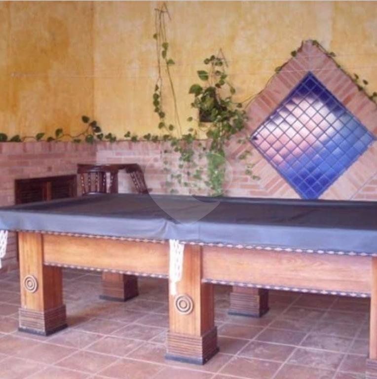 Encanto de Casa de 2 pavimentos com móveis planejados