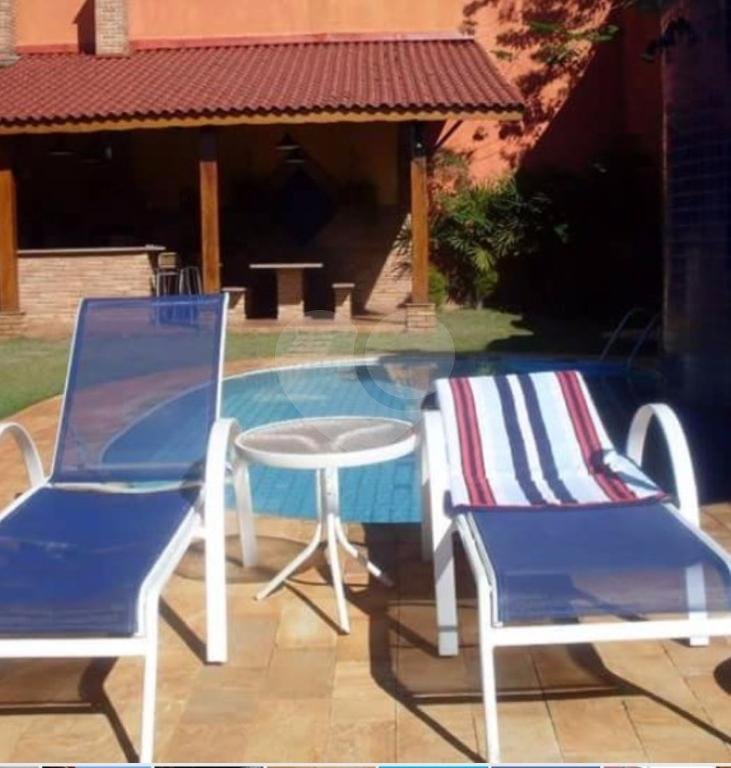 Encanto de Casa de 2 pavimentos com móveis planejados