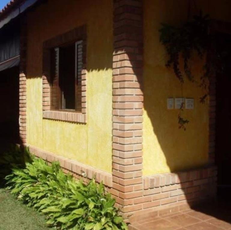 Encanto de Casa de 2 pavimentos com móveis planejados