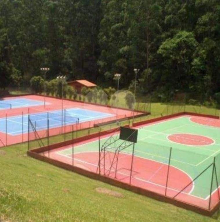 Encanto de Casa de 2 pavimentos com móveis planejados