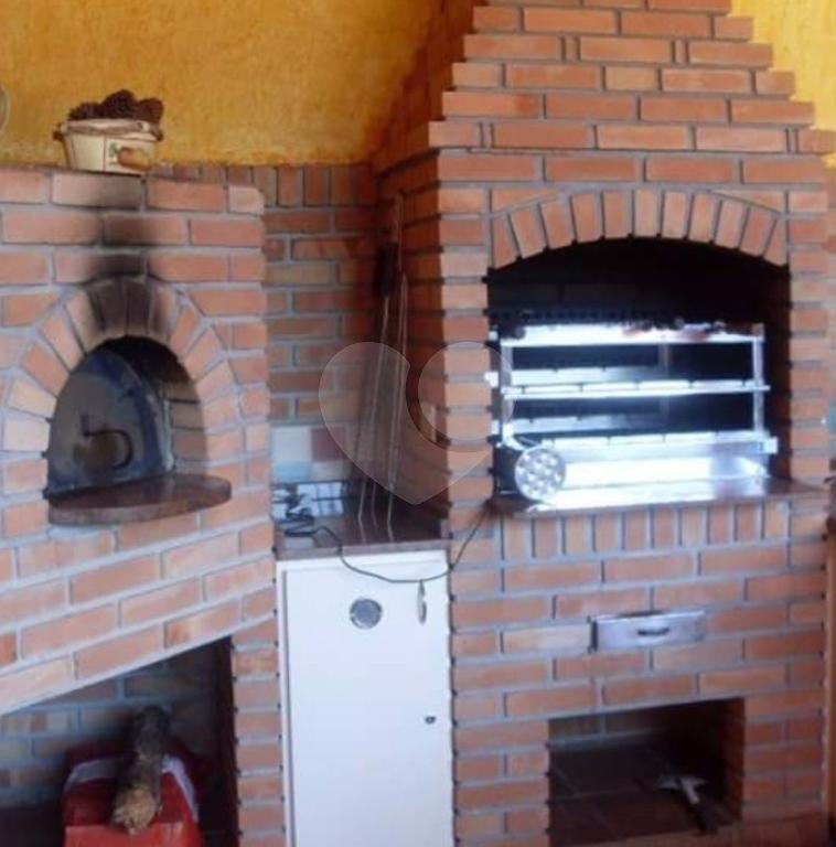 Encanto de Casa de 2 pavimentos com móveis planejados