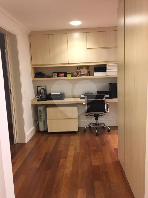 Apartamento à venda com 3 quartos, 227m² - Foto 13