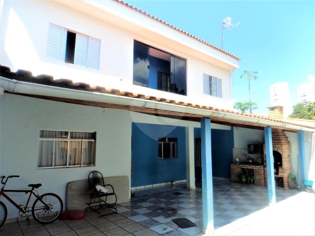 Investir é bom! Lucrar muito mais... terreno 10 x 50 com 4 casas, documentação ok!