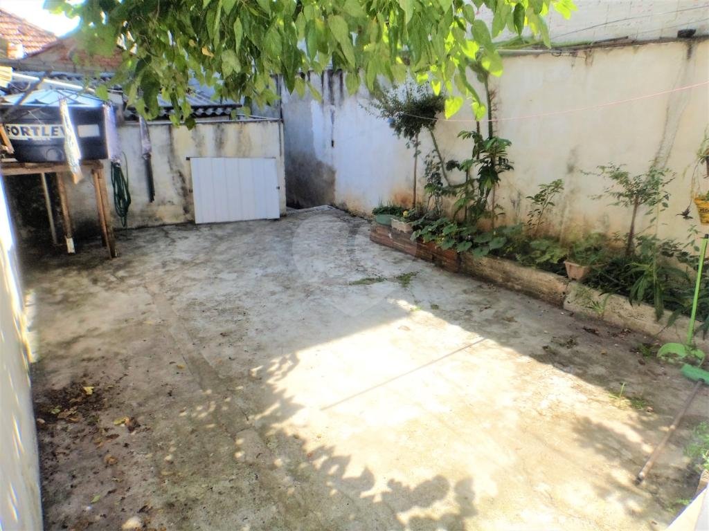 Investir é bom! Lucrar muito mais... terreno 10 x 50 com 4 casas, documentação ok!