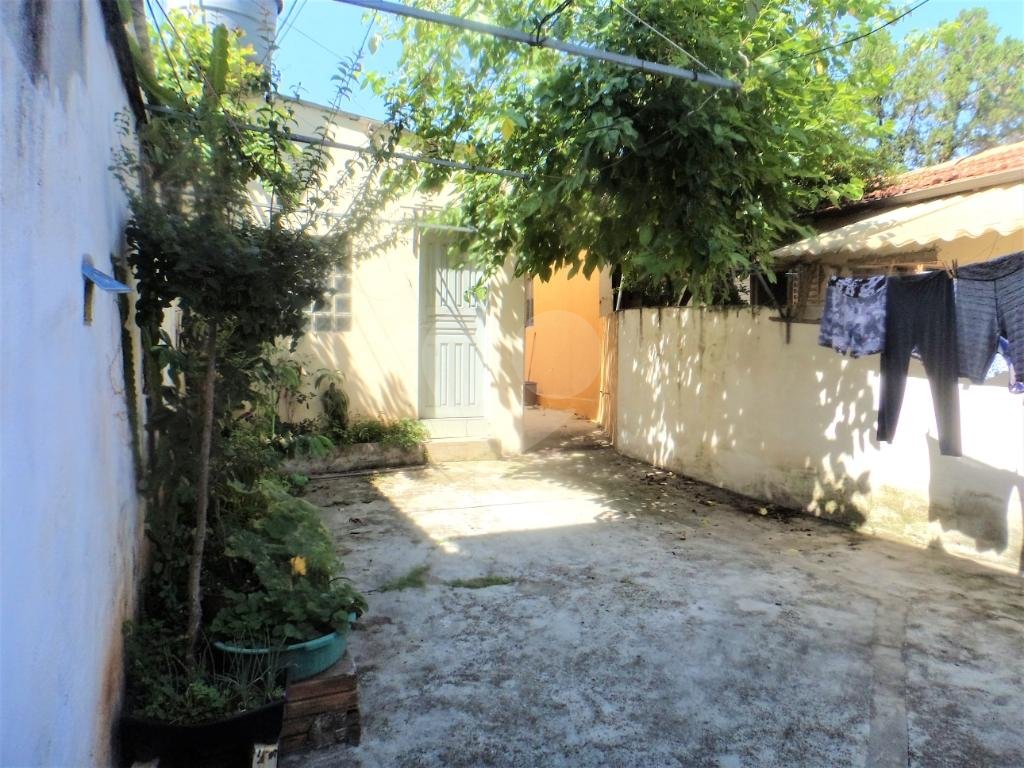 Investir é bom! Lucrar muito mais... terreno 10 x 50 com 4 casas, documentação ok!