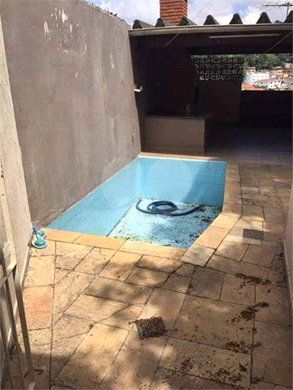 Sobrado à venda com 3 quartos, 200m² - Foto 1