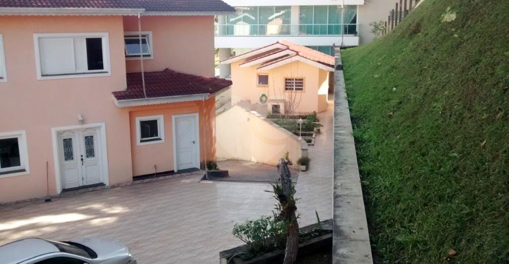 LINDA CASA EM CONDOMÍNIO - ARUJÁ SP
