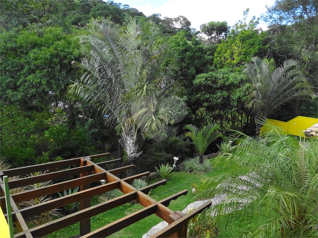 SOBRADO EM CONDOMINIO FECHADO NO HORTO FLORESTAL, LOCAL PRIVILEGIADO PELA NATUREZA.