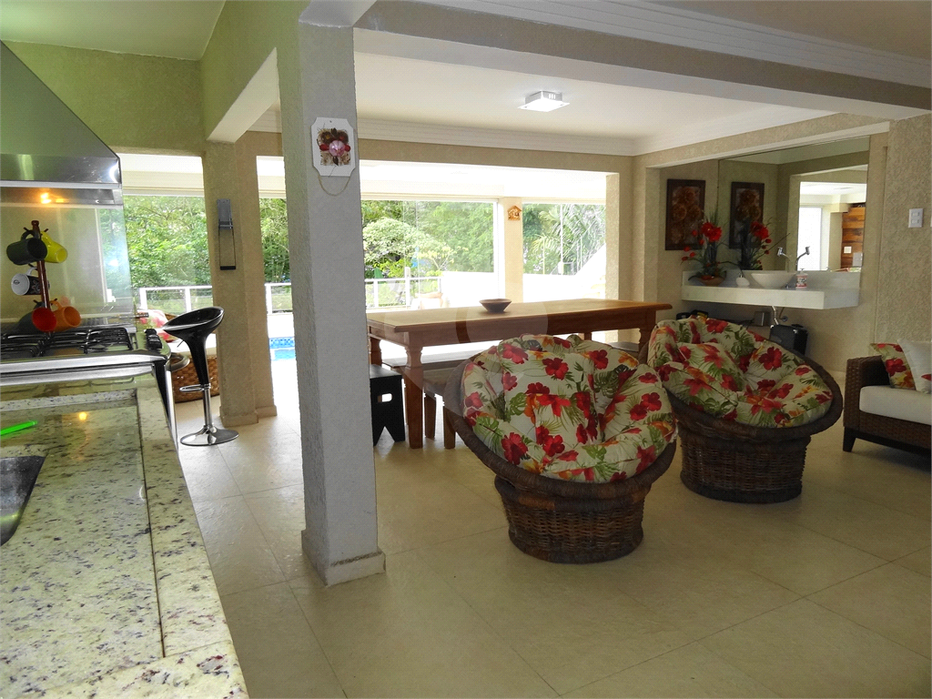 SOBRADO EM CONDOMINIO FECHADO NO HORTO FLORESTAL, LOCAL PRIVILEGIADO PELA NATUREZA.