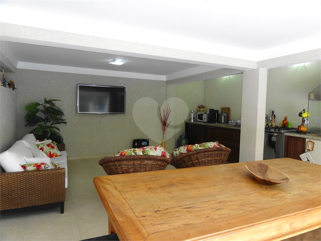 SOBRADO EM CONDOMINIO FECHADO NO HORTO FLORESTAL, LOCAL PRIVILEGIADO PELA NATUREZA.