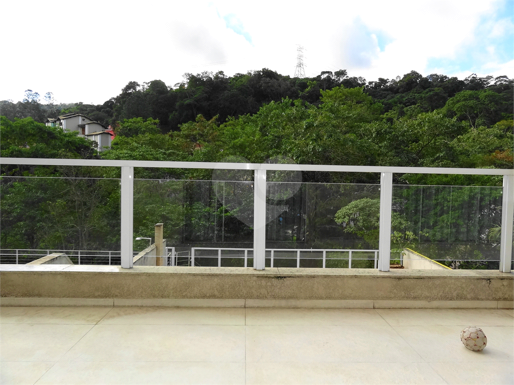 SOBRADO EM CONDOMINIO FECHADO NO HORTO FLORESTAL, LOCAL PRIVILEGIADO PELA NATUREZA.