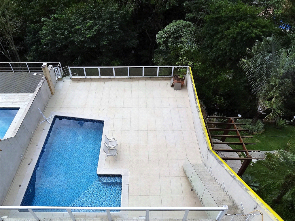 SOBRADO EM CONDOMINIO FECHADO NO HORTO FLORESTAL, LOCAL PRIVILEGIADO PELA NATUREZA.