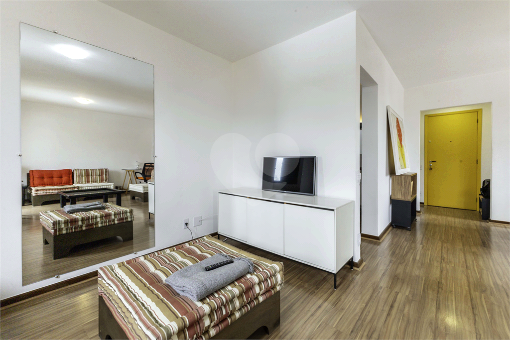 APARTAMENTO em VILA MADALENA