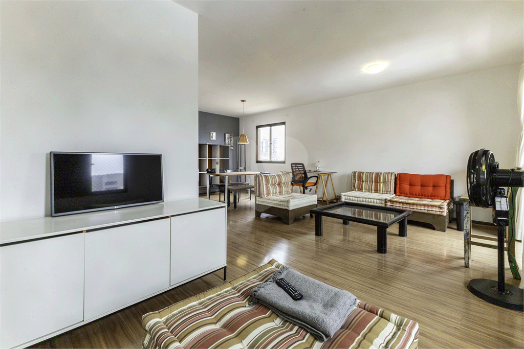 APARTAMENTO em VILA MADALENA