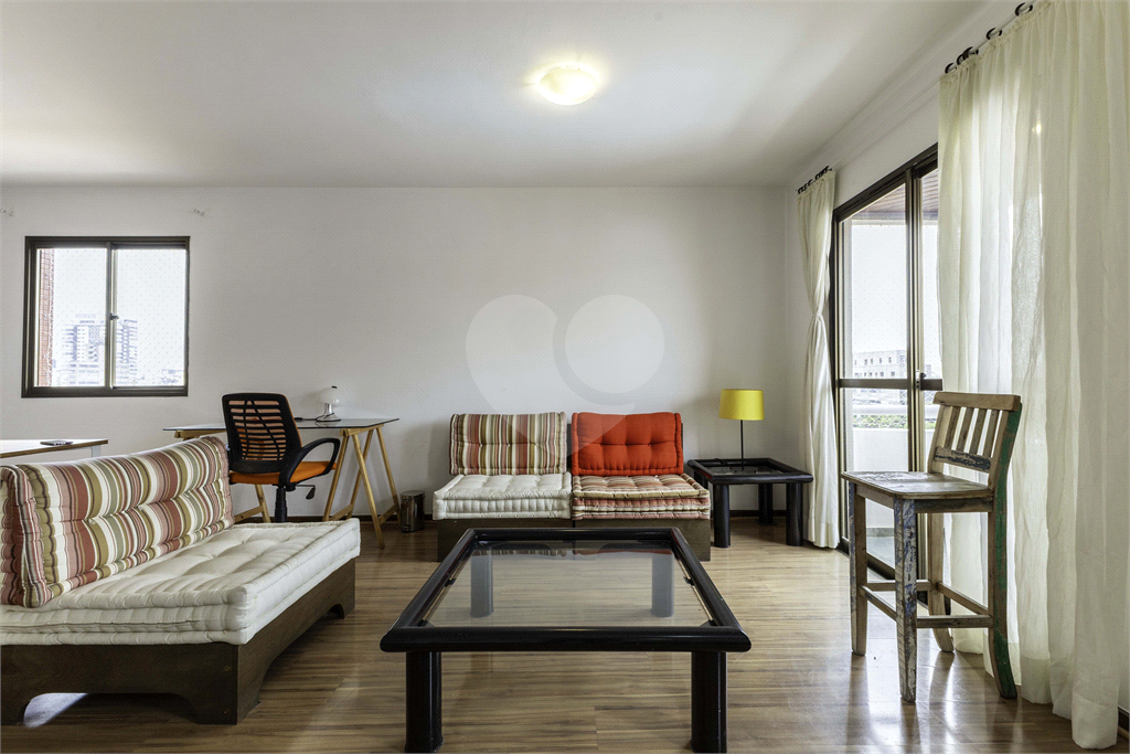 APARTAMENTO em VILA MADALENA