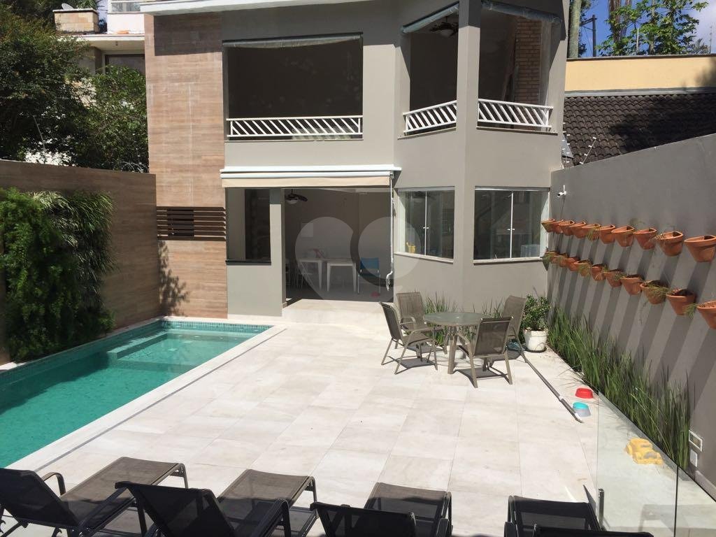 Casa, 4 dormitórios, 2 suítes, 8 vagas, à venda em Barro Branco, em São Paulo