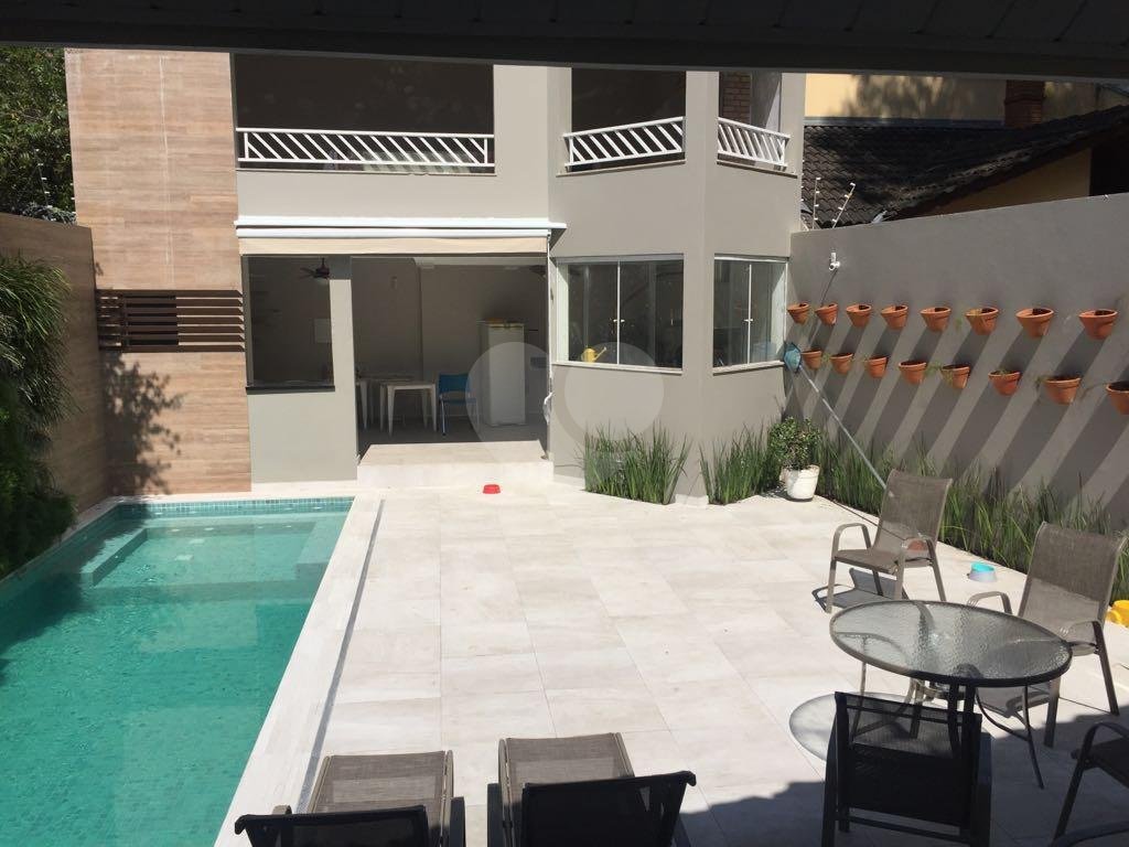Casa, 4 dormitórios, 2 suítes, 8 vagas, à venda em Barro Branco, em São Paulo