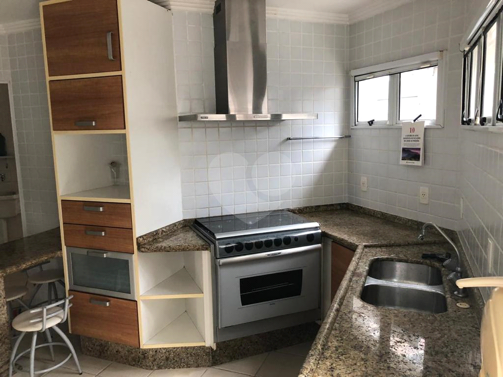 Casa, 4 dormitórios, 2 suítes, 8 vagas, à venda em Barro Branco, em São Paulo