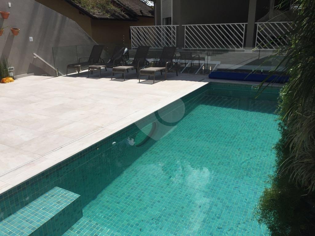 Casa, 4 dormitórios, 2 suítes, 8 vagas, à venda em Barro Branco, em São Paulo