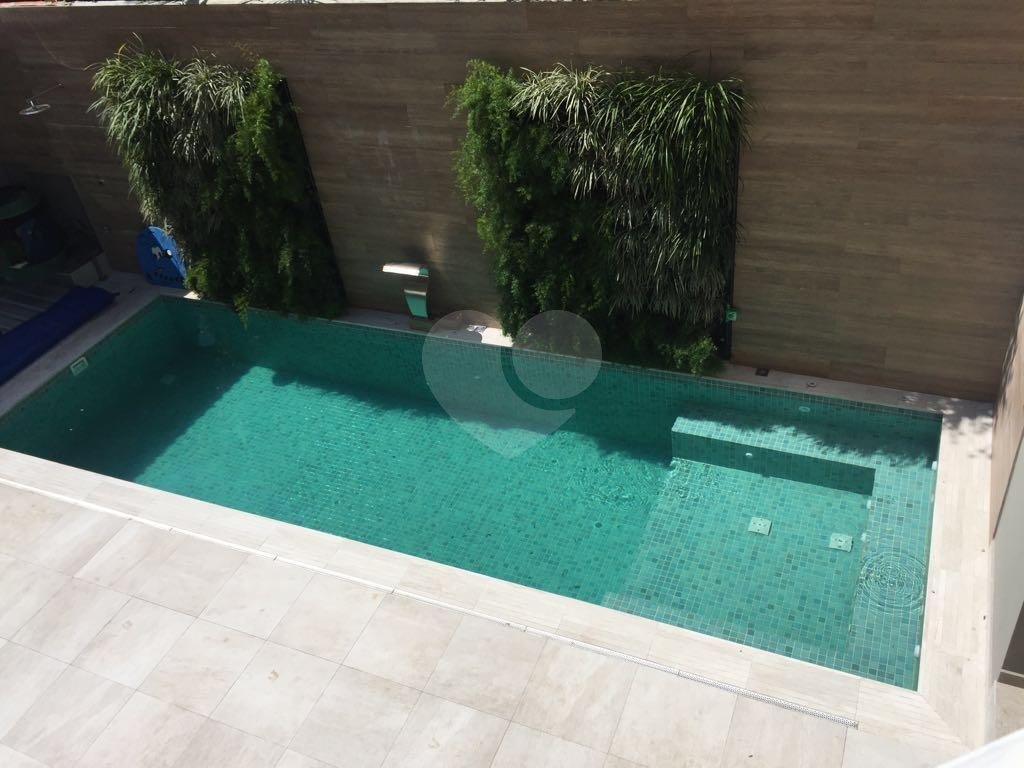 Casa, 4 dormitórios, 2 suítes, 8 vagas, à venda em Barro Branco, em São Paulo
