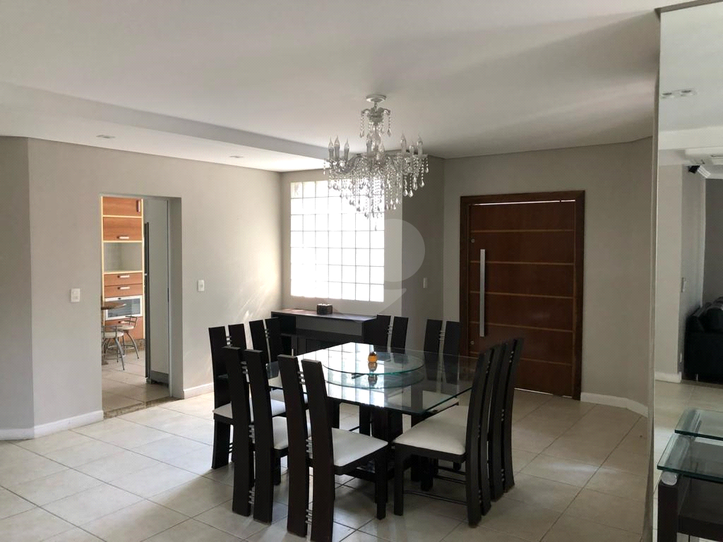 Casa, 4 dormitórios, 2 suítes, 8 vagas, à venda em Barro Branco, em São Paulo