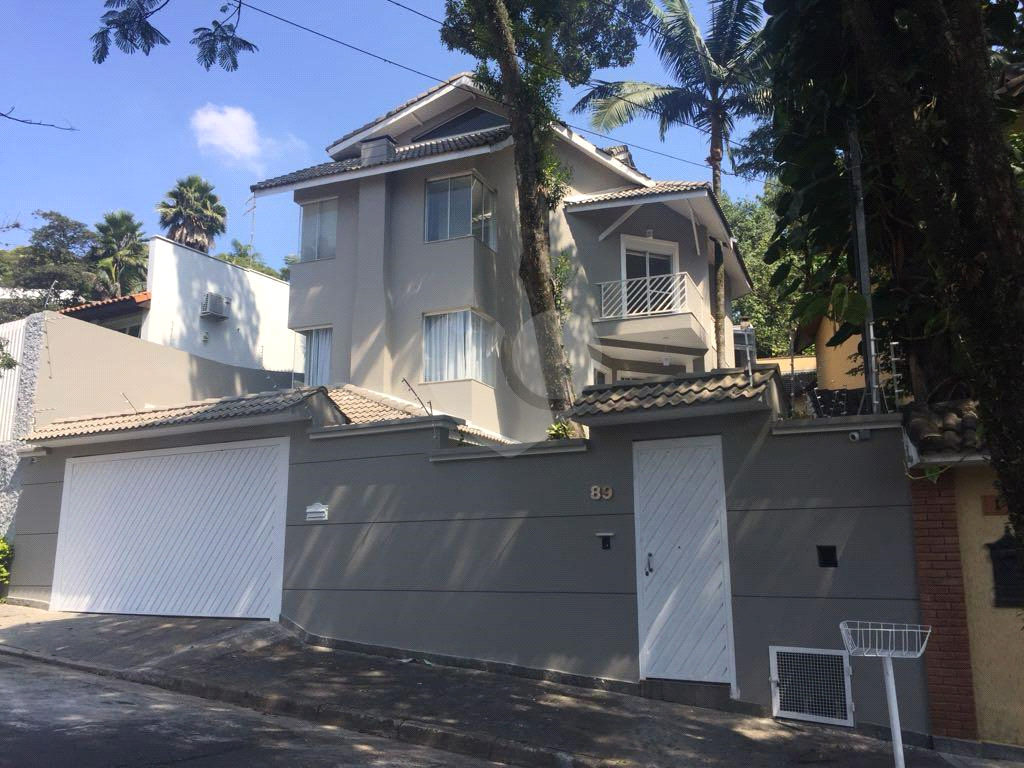 Casa, 4 dormitórios, 2 suítes, 8 vagas, à venda em Barro Branco, em São Paulo