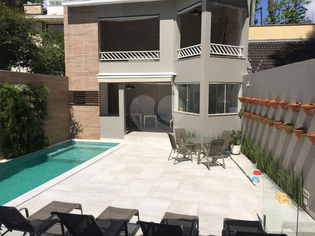 Casa, 4 dormitórios, 2 suítes, 8 vagas, à venda em Barro Branco, em São Paulo