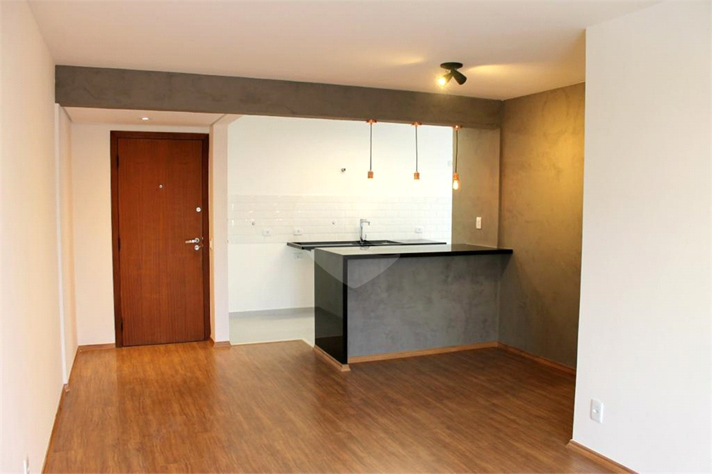 Apartamento reformado à venda com 3 quartos, varanda, 2 vagas, lazer completo - Pompéia