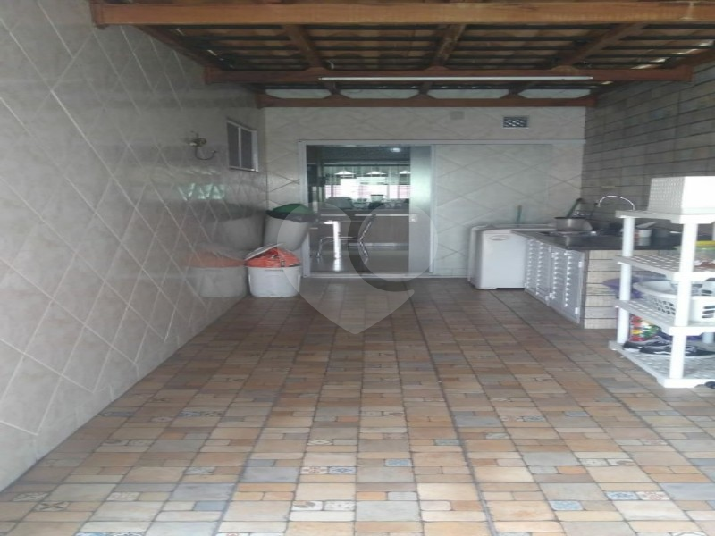 Casa à venda com 3 quartos, 240m² - Foto 25