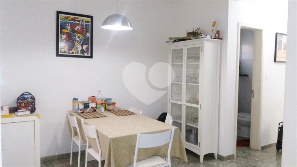 Lindo Sobrado em Condomínio