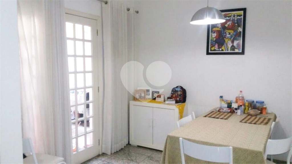 Lindo Sobrado em Condomínio