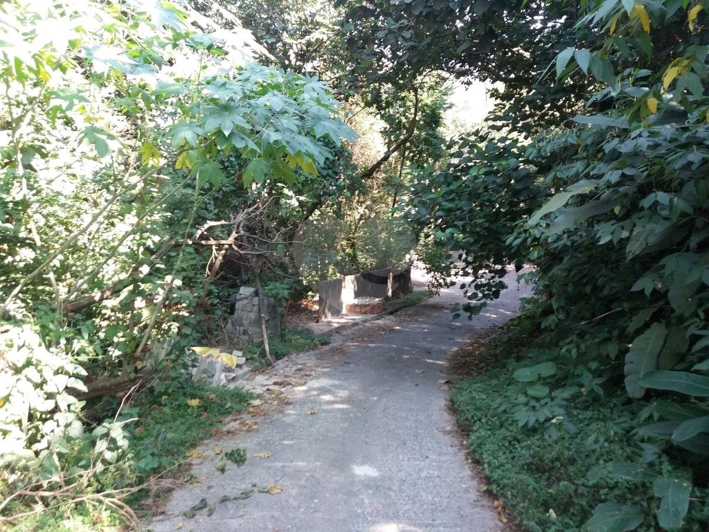 Terreno em condomínio na Serra da Cantareira.
