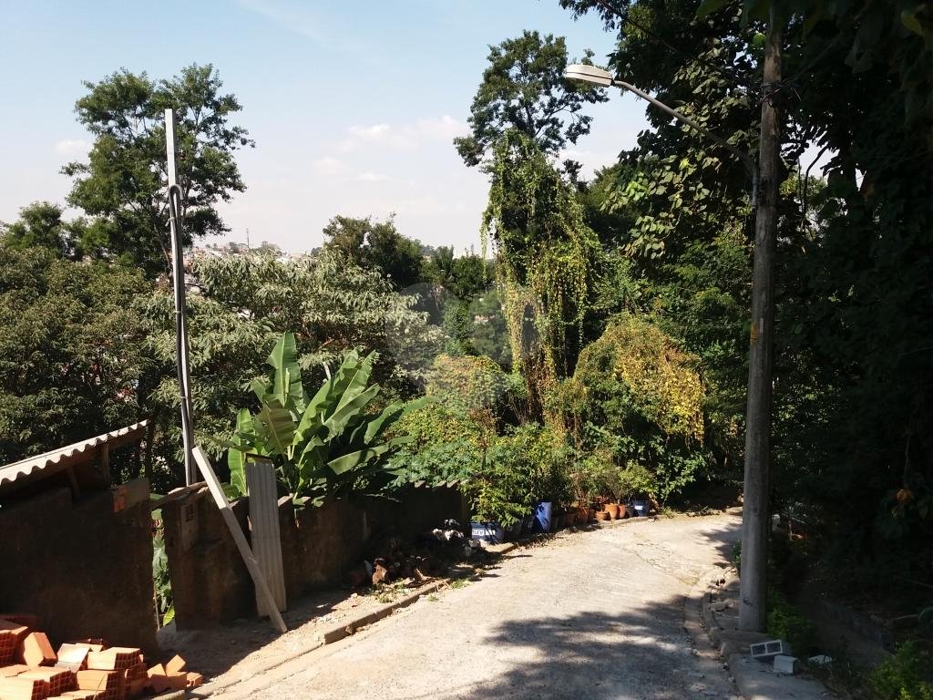 Terreno em condomínio na Serra da Cantareira.