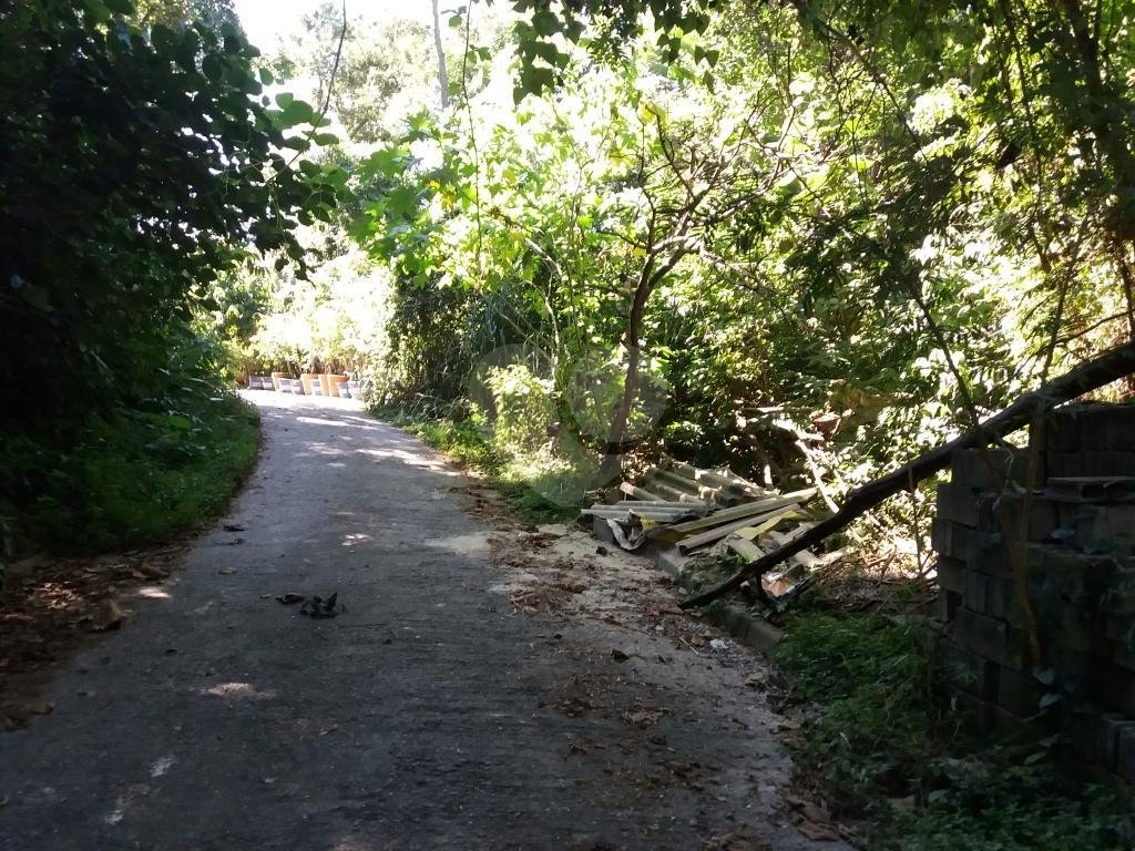 Terreno em condomínio na Serra da Cantareira.
