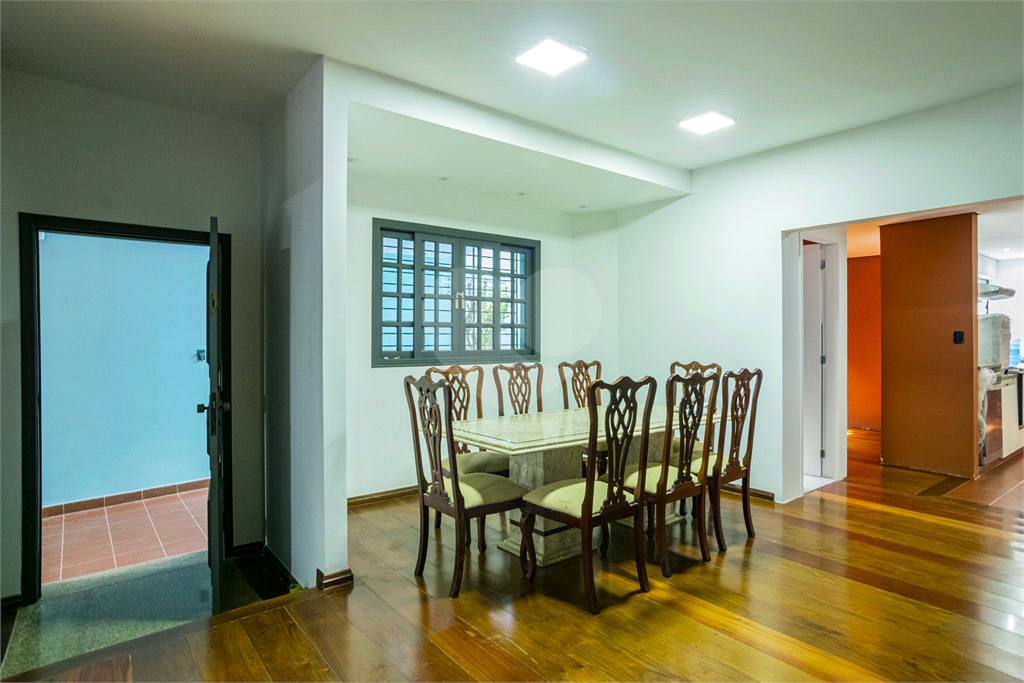 4 suítes em casa bacana na Vila Mariana. Para grandes famílias!!