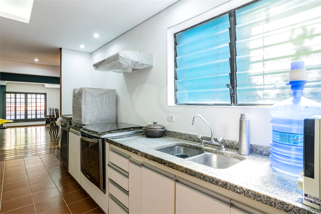 4 suítes em casa bacana na Vila Mariana. Para grandes famílias!!