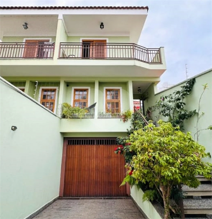 Sobrado no bairro de Sta Terezinha 