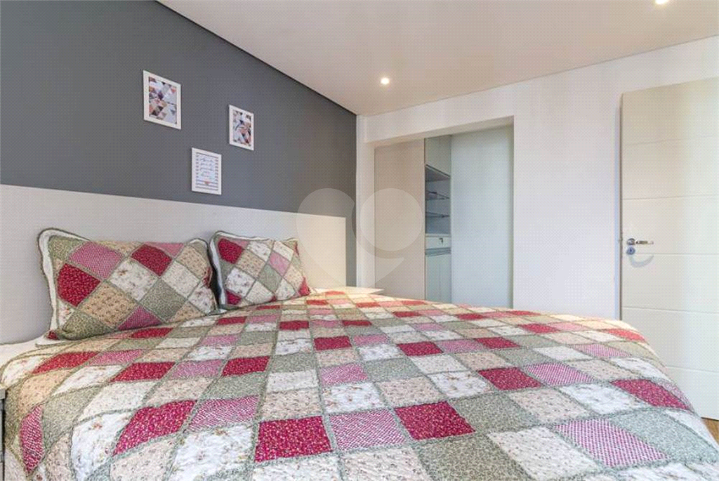 Apartamento Duplex na Freguesia do Ó repleto de armários, todo reformado