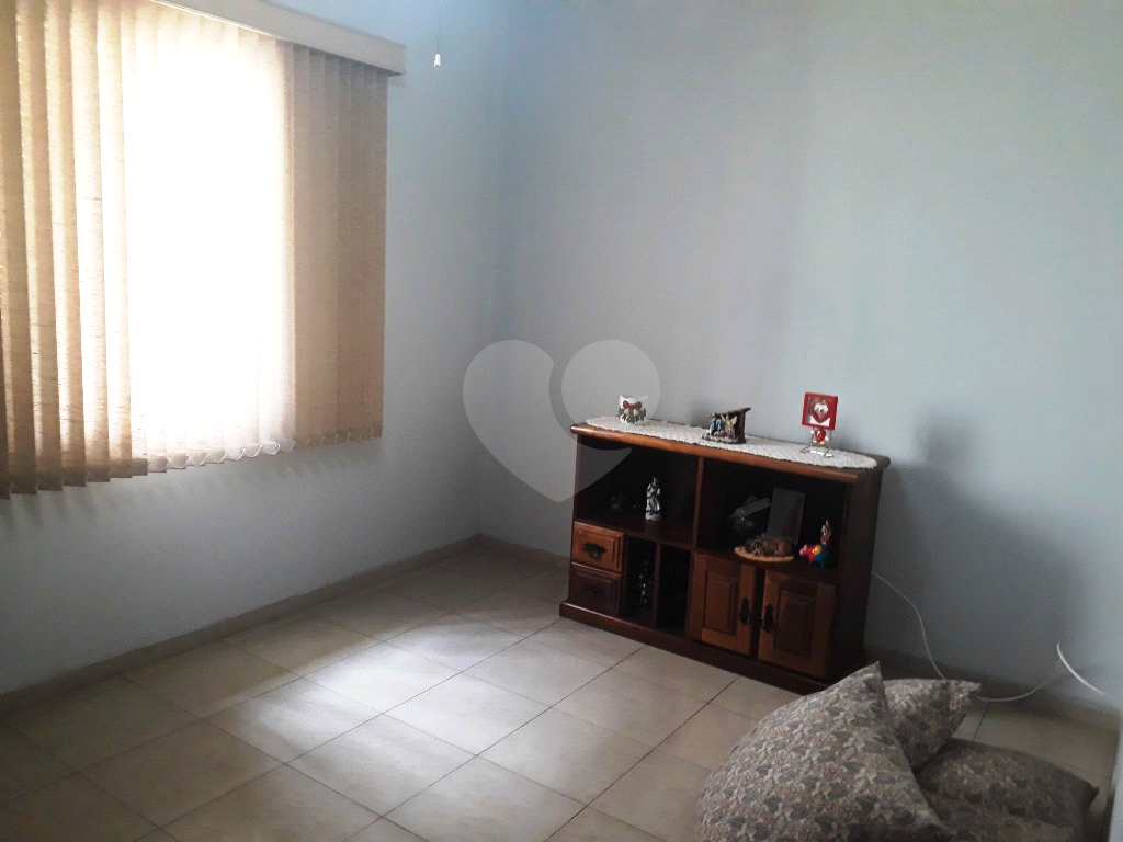 Casa totalmente térrea no Tremembé com 600 m²