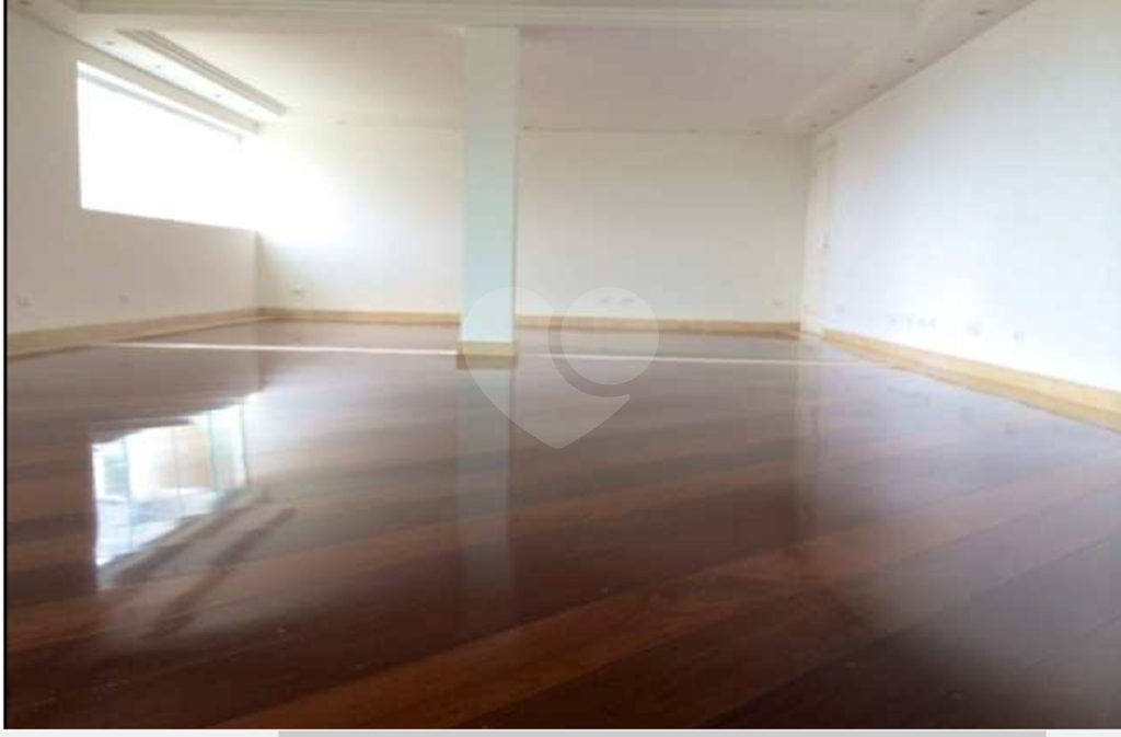 Linda casa com sofisticação, conforto e lazer. Salas e Terraços com vistas deslumbrantes.