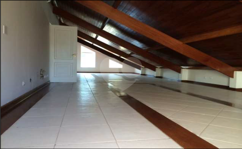 Linda casa com sofisticação, conforto e lazer. Salas e Terraços com vistas deslumbrantes.