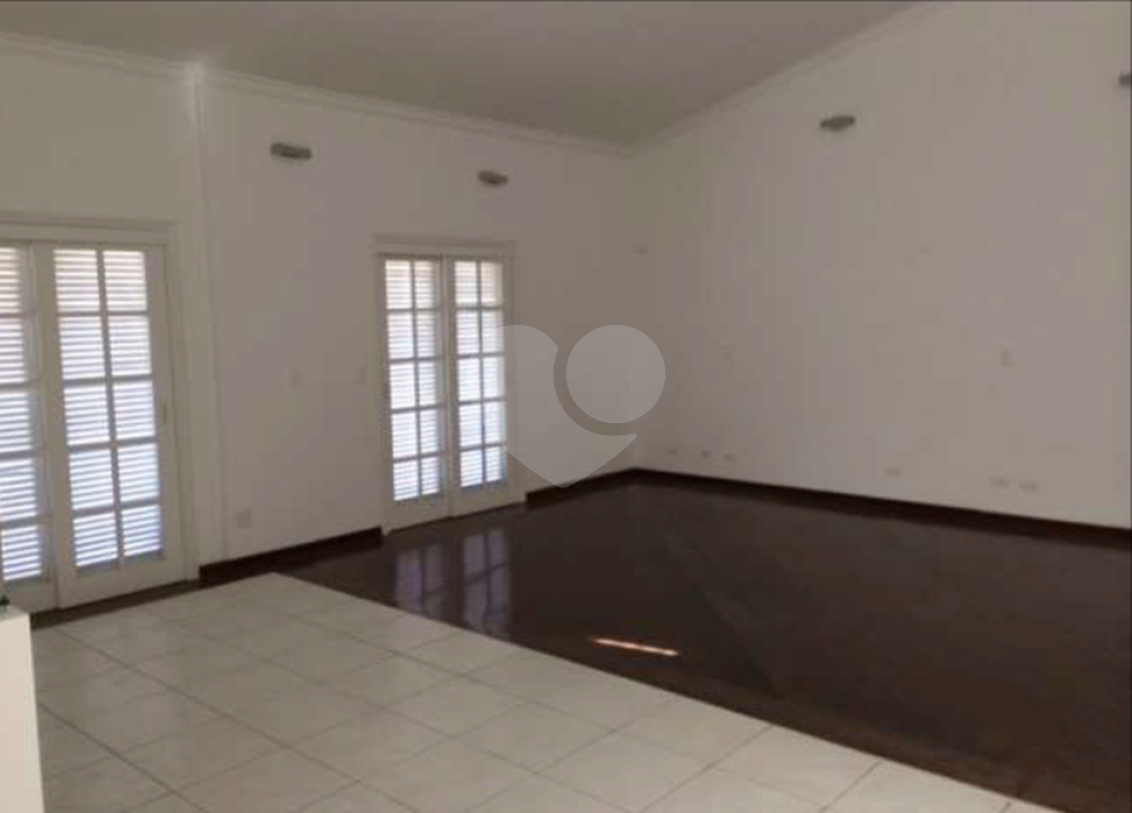 Linda casa com sofisticação, conforto e lazer. Salas e Terraços com vistas deslumbrantes.
