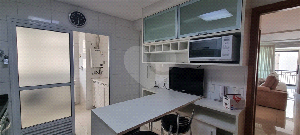 Apartamento totalmente Mobiliado na Região Santa Terezinha Imperdível,, com 3 suítes, 3 vagas de gar