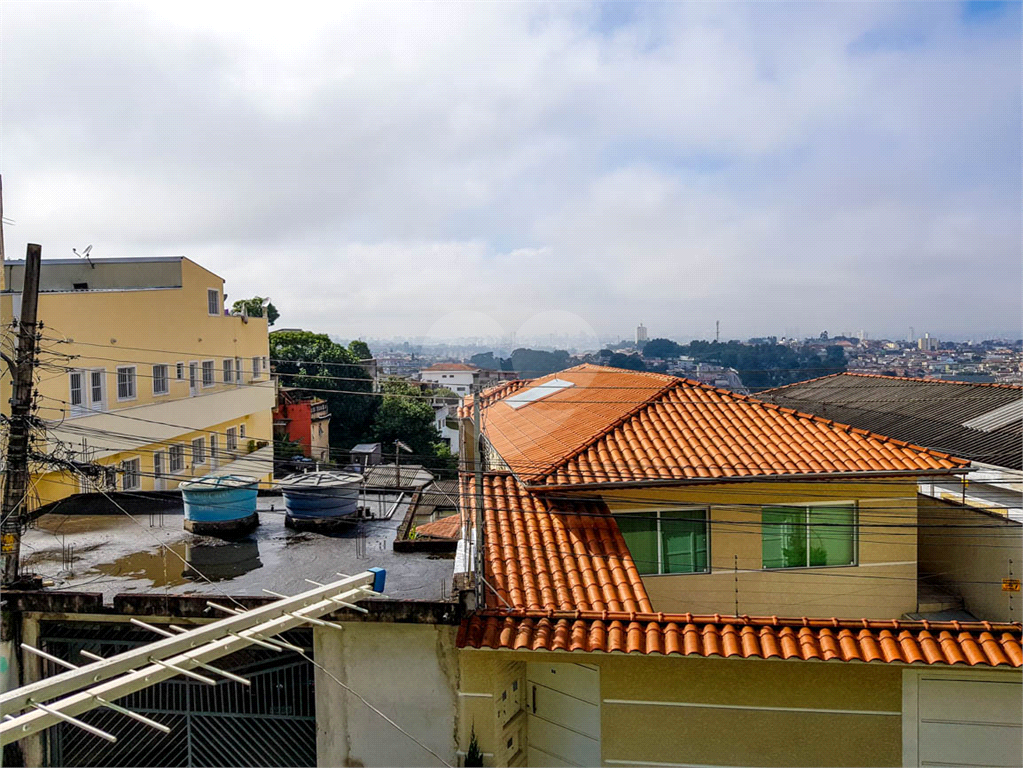 Sobrado para moradia de família grande ou para investidor.